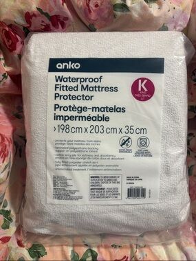 BNWT Anko White Waterproof Fitted Mattress Protector - King